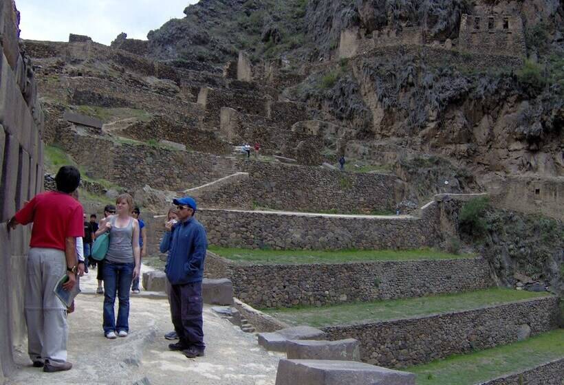 ペンション Munay Tika Family House