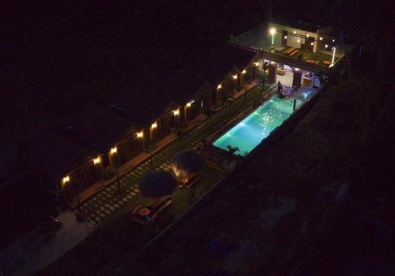 پانسیون Phong Nha Hillside View Bungalow