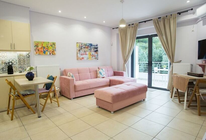 Porto Rafti View By Akroploron