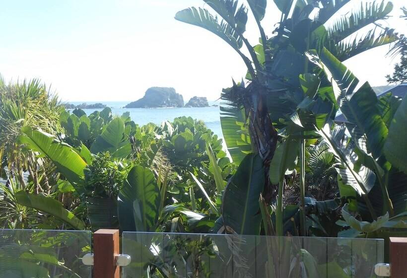 אתר נופש The Bay House Beachfront Accommodation