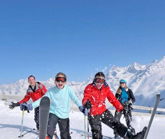 Курорт Village Vacances Les Ramayes