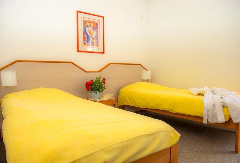 Курорт Village Vacances Les Ramayes