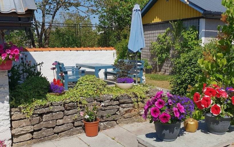 Som Hemma Gardscafe Bed & Breakfast