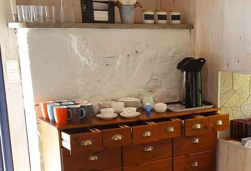 Som Hemma Gardscafe Bed & Breakfast