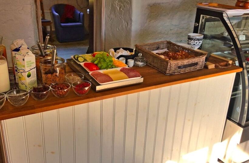 Som Hemma Gardscafe Bed & Breakfast