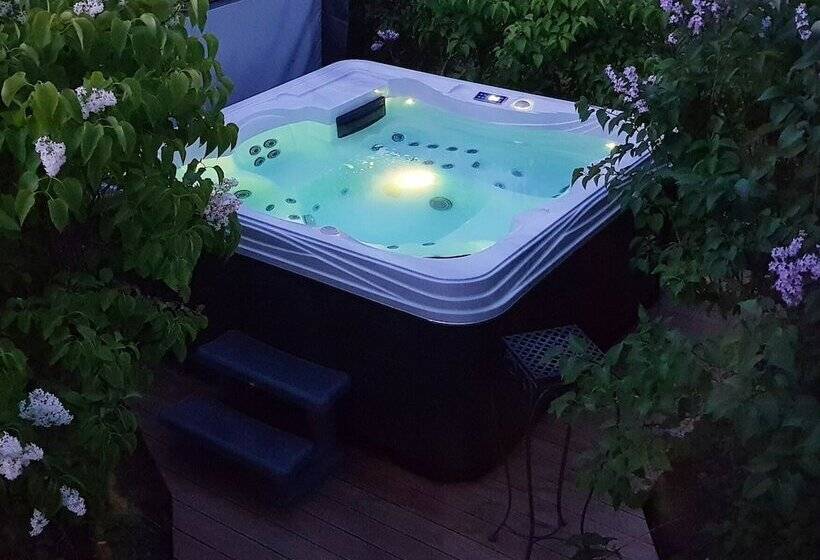 Som Hemma Gardscafe Bed & Breakfast