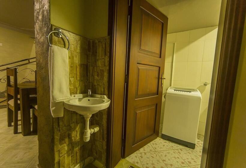 Victoria Breeze Hotel Apartment