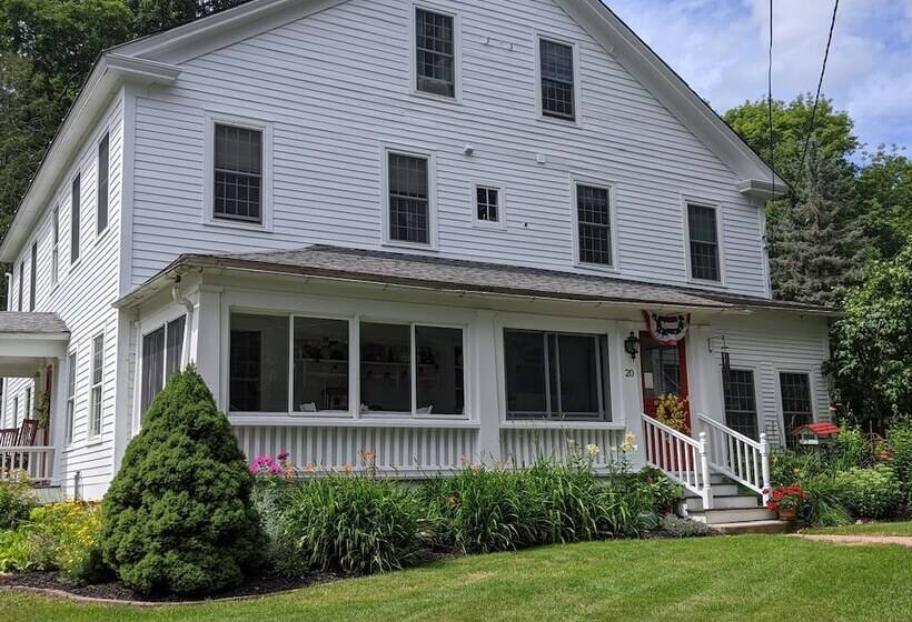 تختخواب و صبحانه The Buckmaster Inn