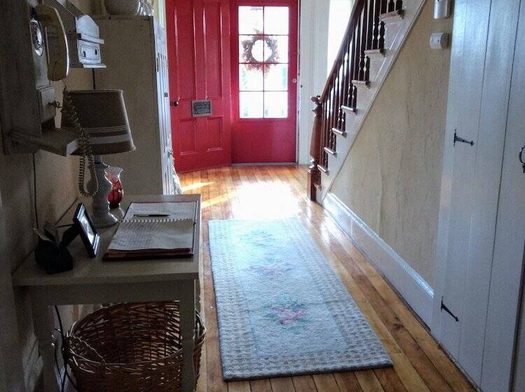 تختخواب و صبحانه The Buckmaster Inn