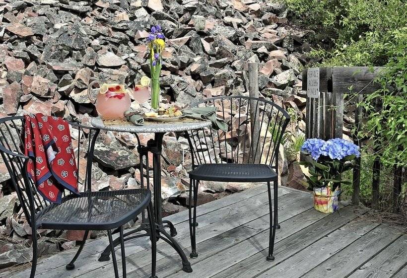 Blue Mountain Bed & Breakfast