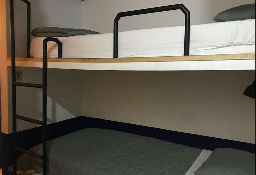 Caminante Hotel Hostel