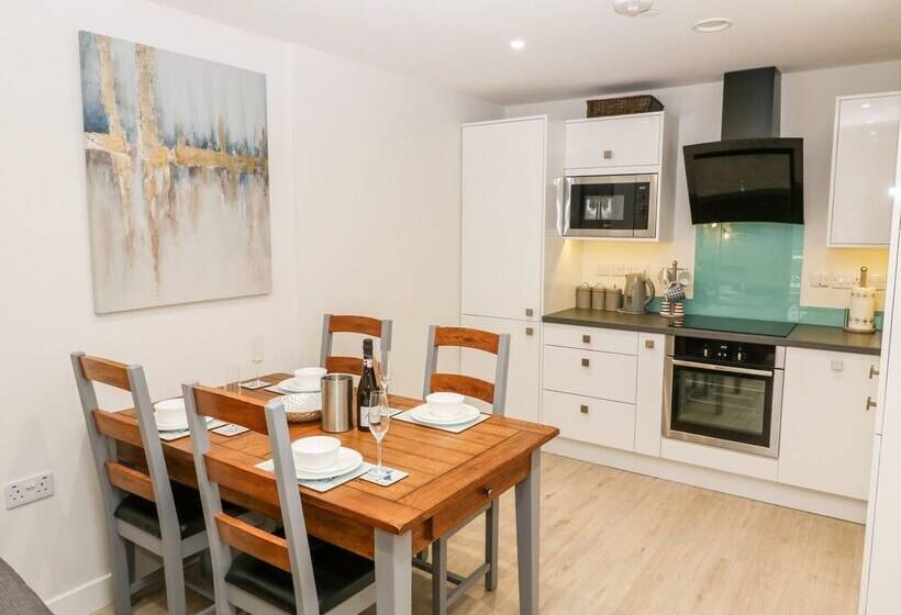 Captain S Quarters   Apartment 2