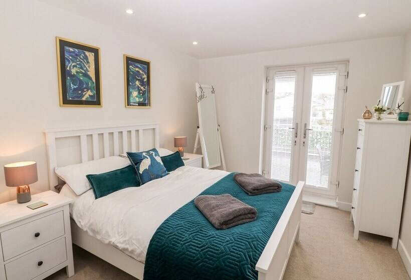 Captain S Quarters   Apartment 2