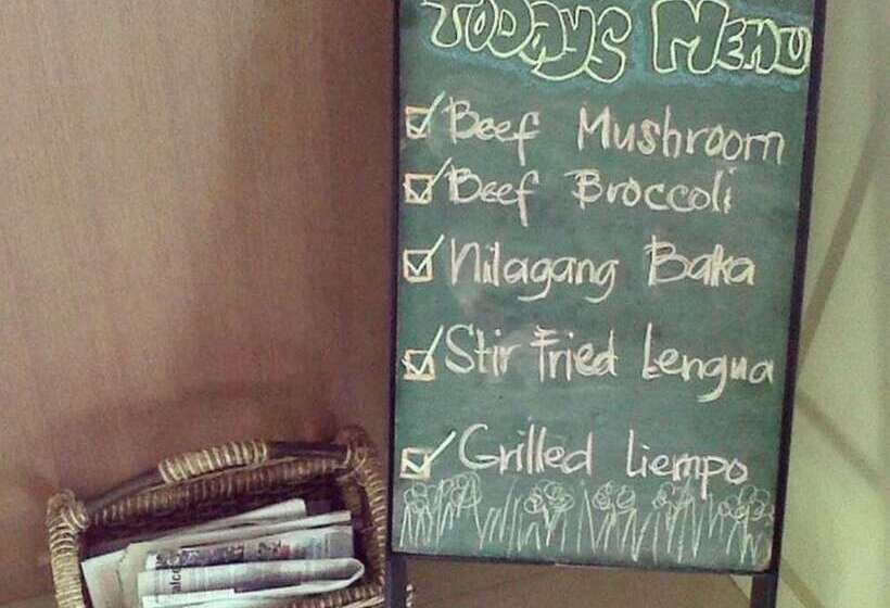 Farmhouse Hotel & Cafe