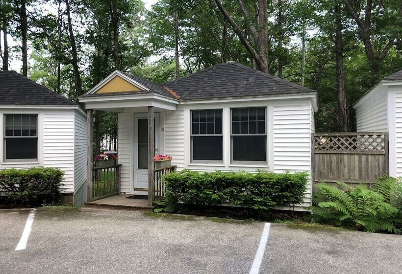 Hanscom S Motel And Cottages