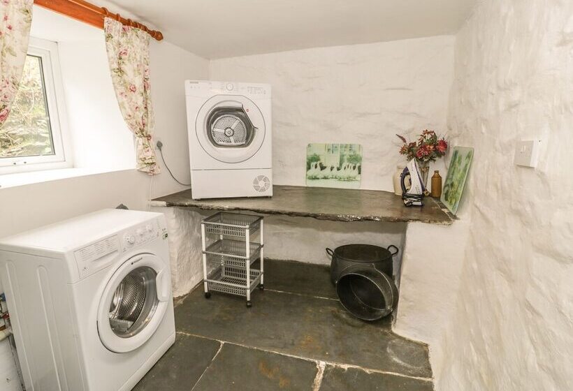 Hendy Cottage