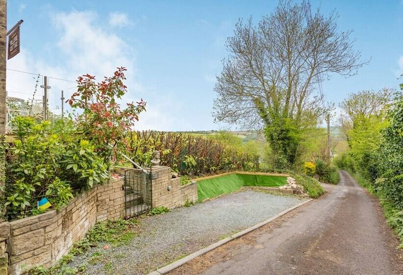 Hillside Cottage