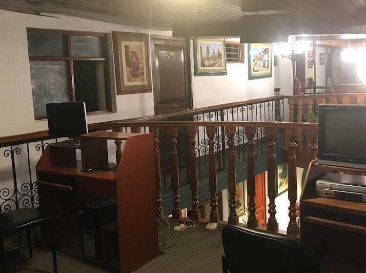 Hostal Santa Apolonia