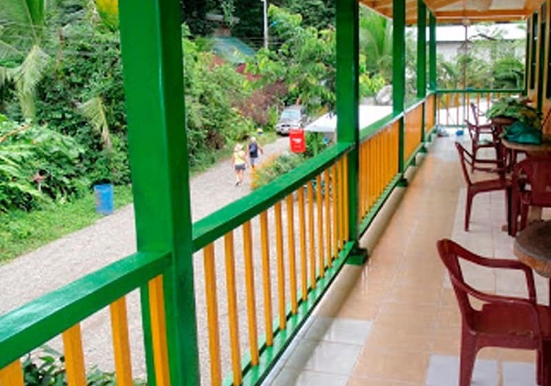 בית מלון כפרי Cabinas Manzanillo Caribe Sur Cr