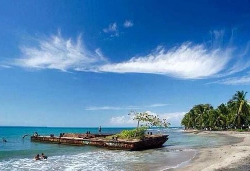 בית מלון כפרי Cabinas Manzanillo Caribe Sur Cr