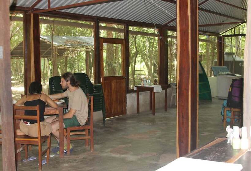 호텔 Campamento Yaaxche En Calakmul