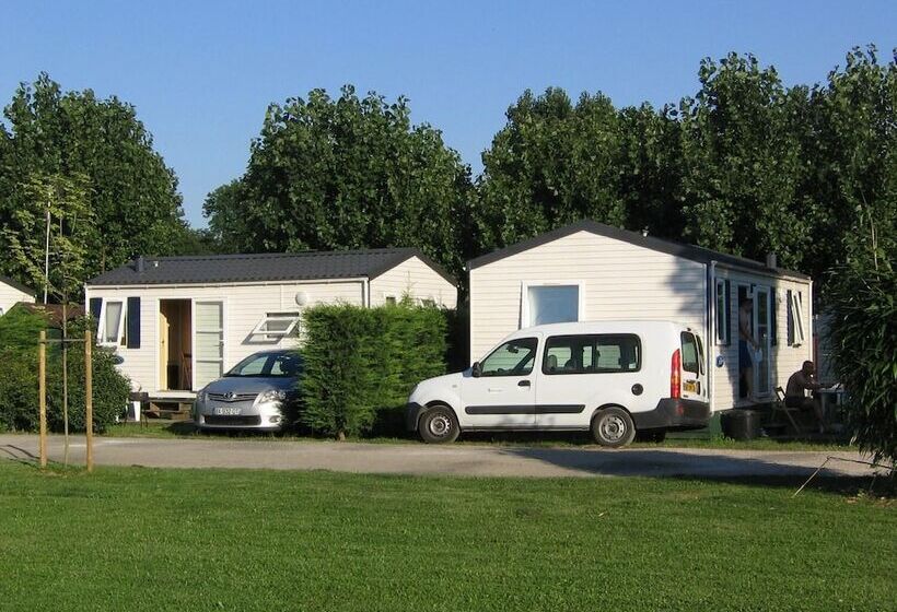 ホテル Camping De L Abbatiale