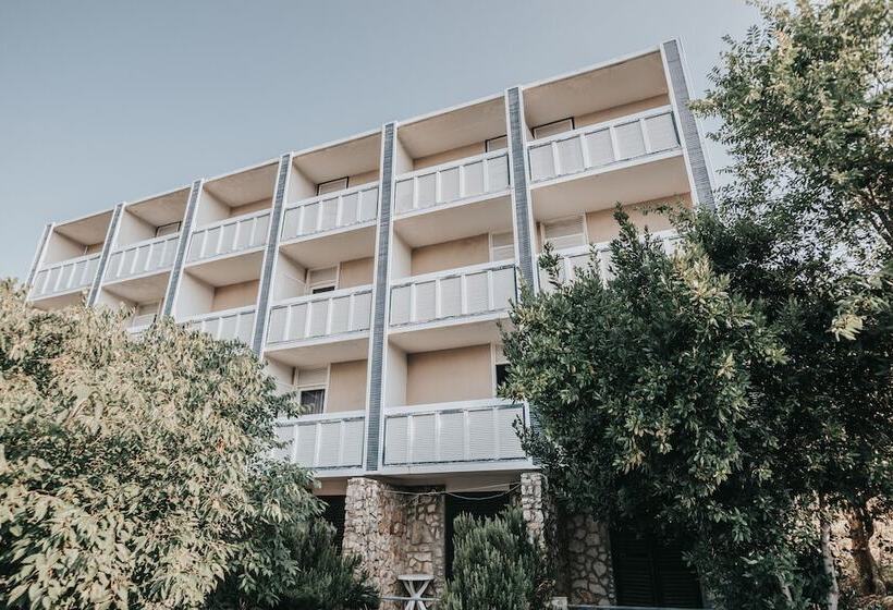 ホテル Colentum Resort Murter