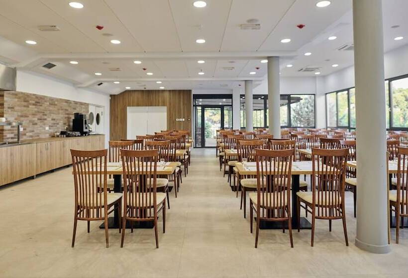 فندق Colentum Resort Murter