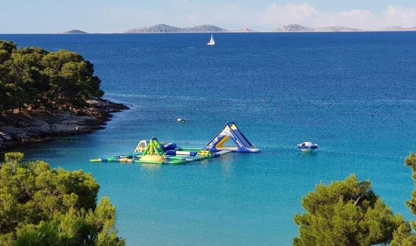 ホテル Colentum Resort Murter