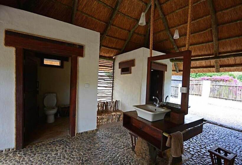 فندق Lake Shore Lodge & Campsite