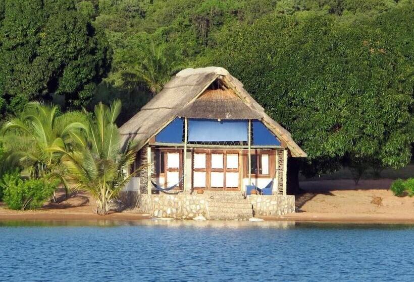 فندق Lake Shore Lodge & Campsite