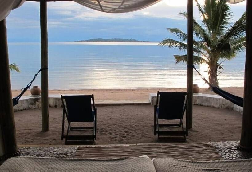 فندق Lake Shore Lodge & Campsite