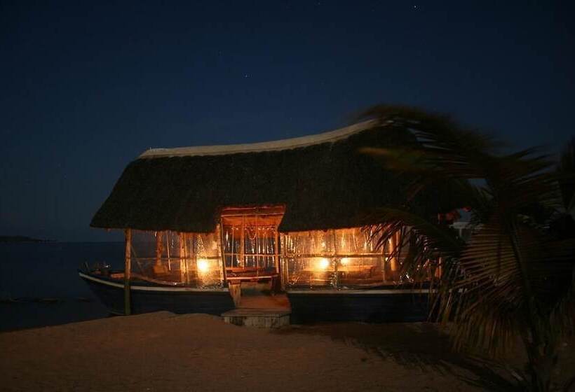 فندق Lake Shore Lodge & Campsite