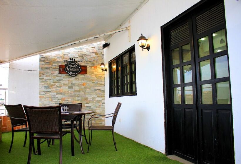 בית מלון כפרי Najhomi