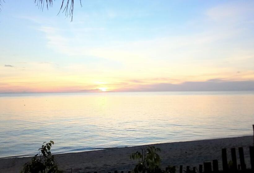 Hotel Nipa Hauz Resort