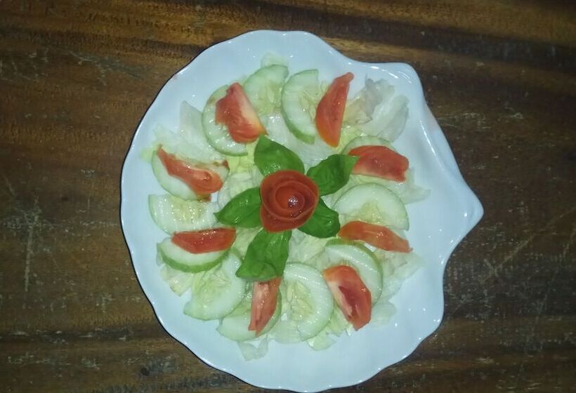 Hotel Nipa Hauz Resort