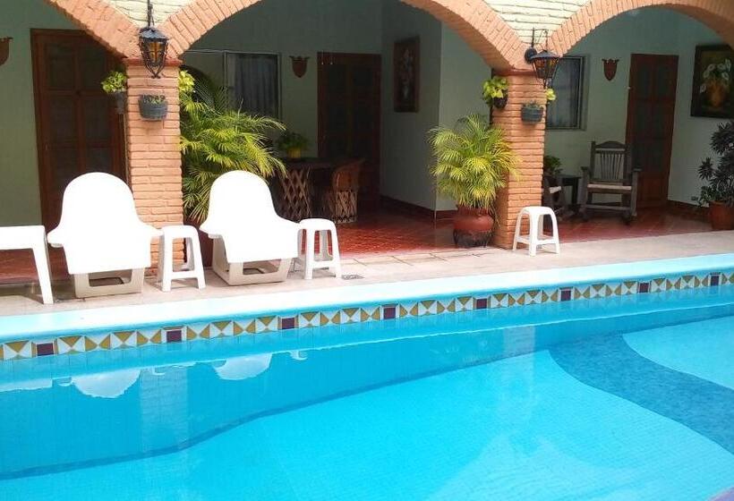 호텔 Posada Del Rey