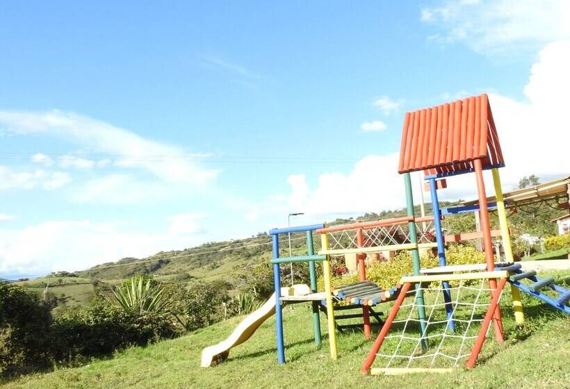 בית מלון כפרי Posada Ecoturistica Villa Rouse