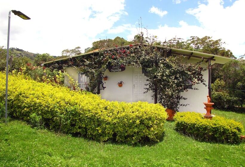 בית מלון כפרי Posada Ecoturistica Villa Rouse