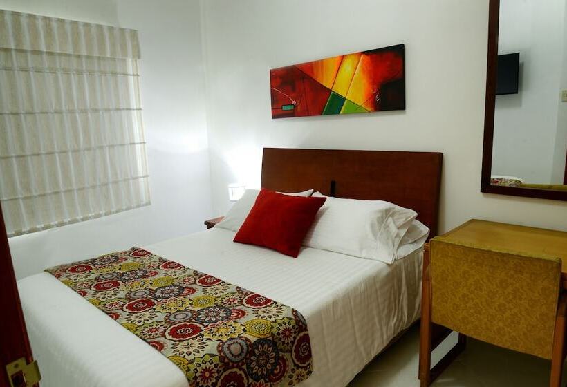 בית מלון כפרי Prado 34 West