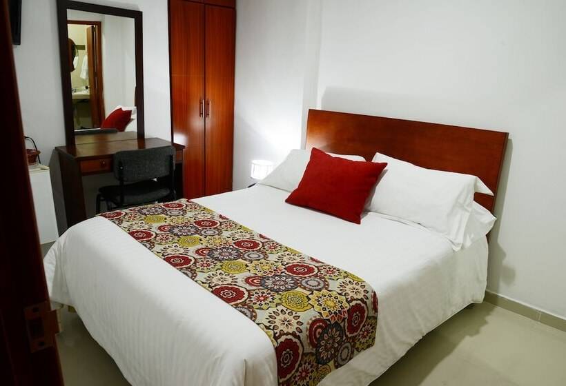 בית מלון כפרי Prado 34 West