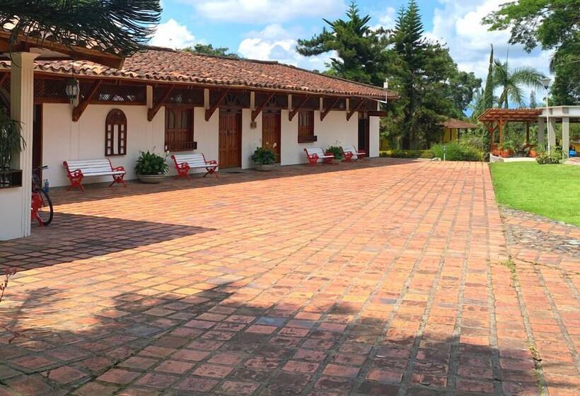 ホテル Pueblito Cafetero