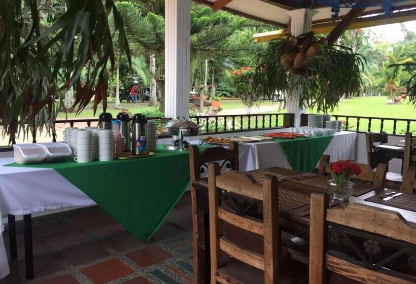 ホテル Pueblito Cafetero