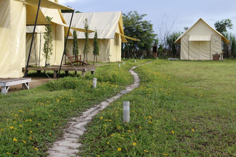 호텔 Rai Ruen Rom Organic Farm