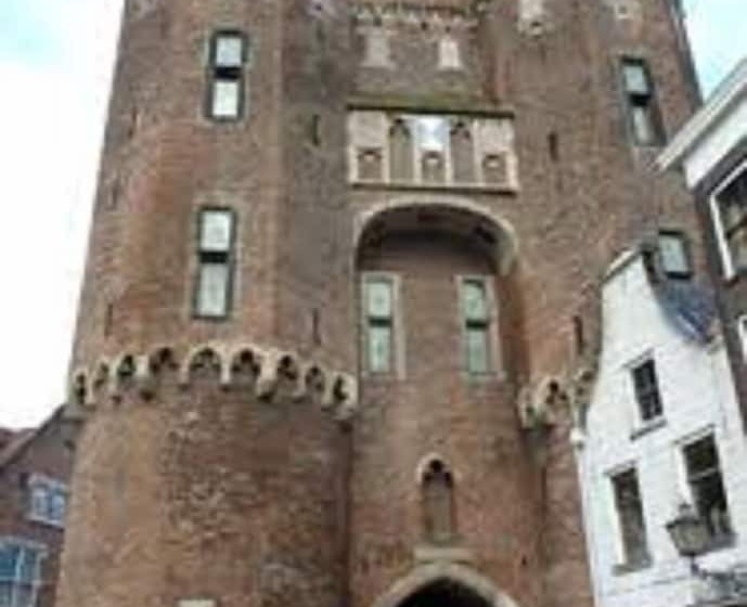 فندق Stadslogement Bij De Sassenpoort