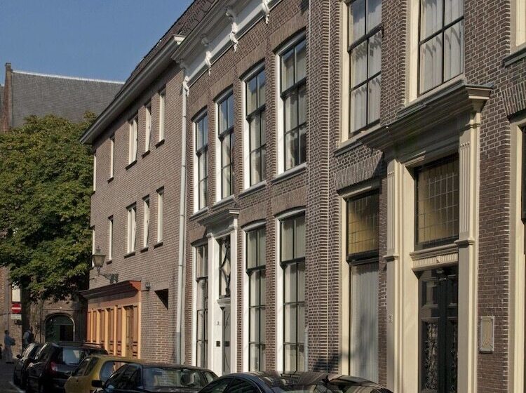 فندق Stadslogement Bij De Sassenpoort