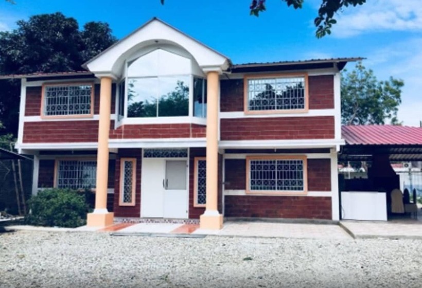 בית מלון כפרי Sun Place Hosteria