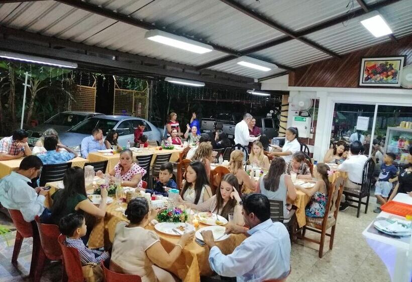 בית מלון כפרי Sun Place Hosteria