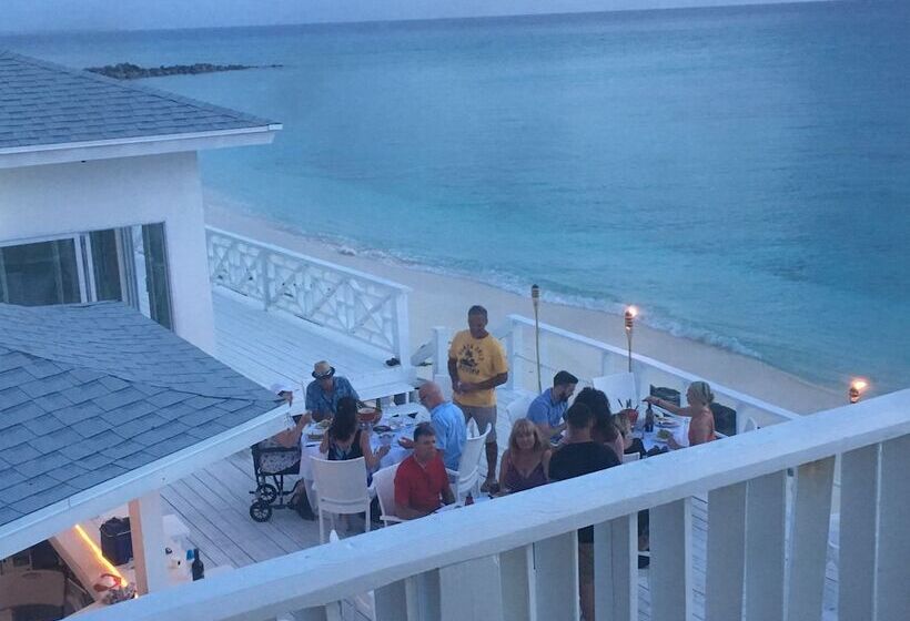 Отель The Sands