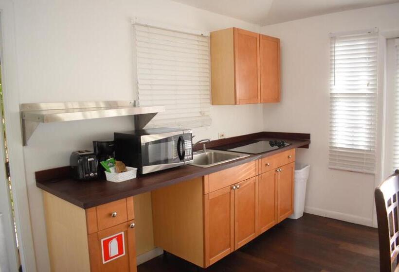 Отель The Sands